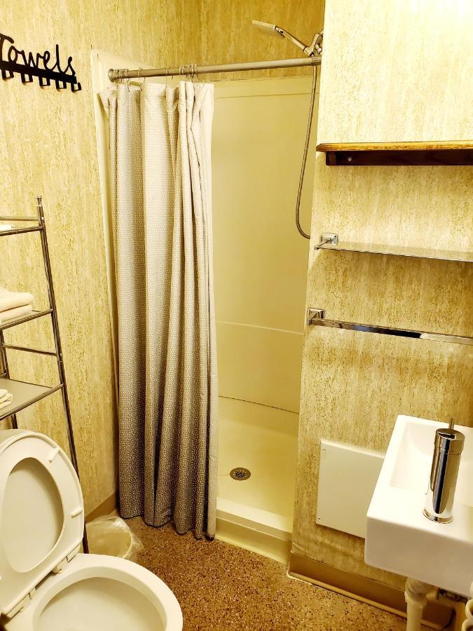 Budget Queen Room